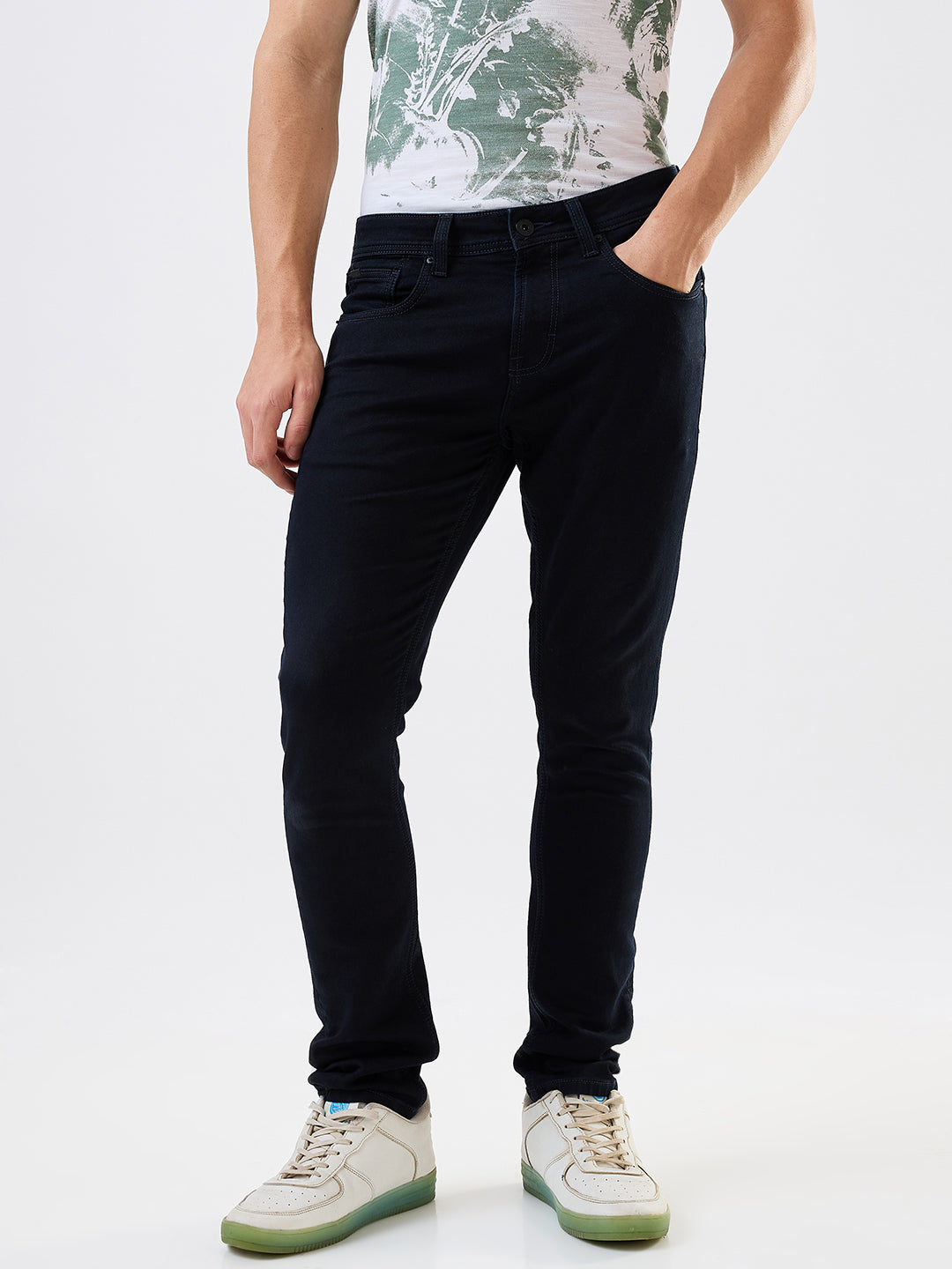 Spykar Slim Fit Low Rise Cotton Jeans For Men