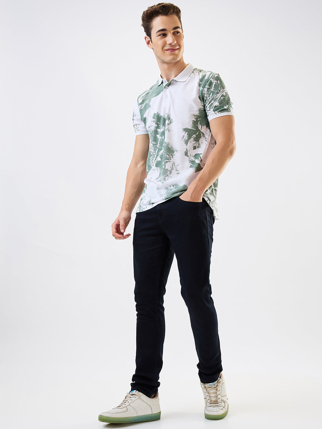 Spykar Slim Fit Low Rise Cotton Jeans For Men