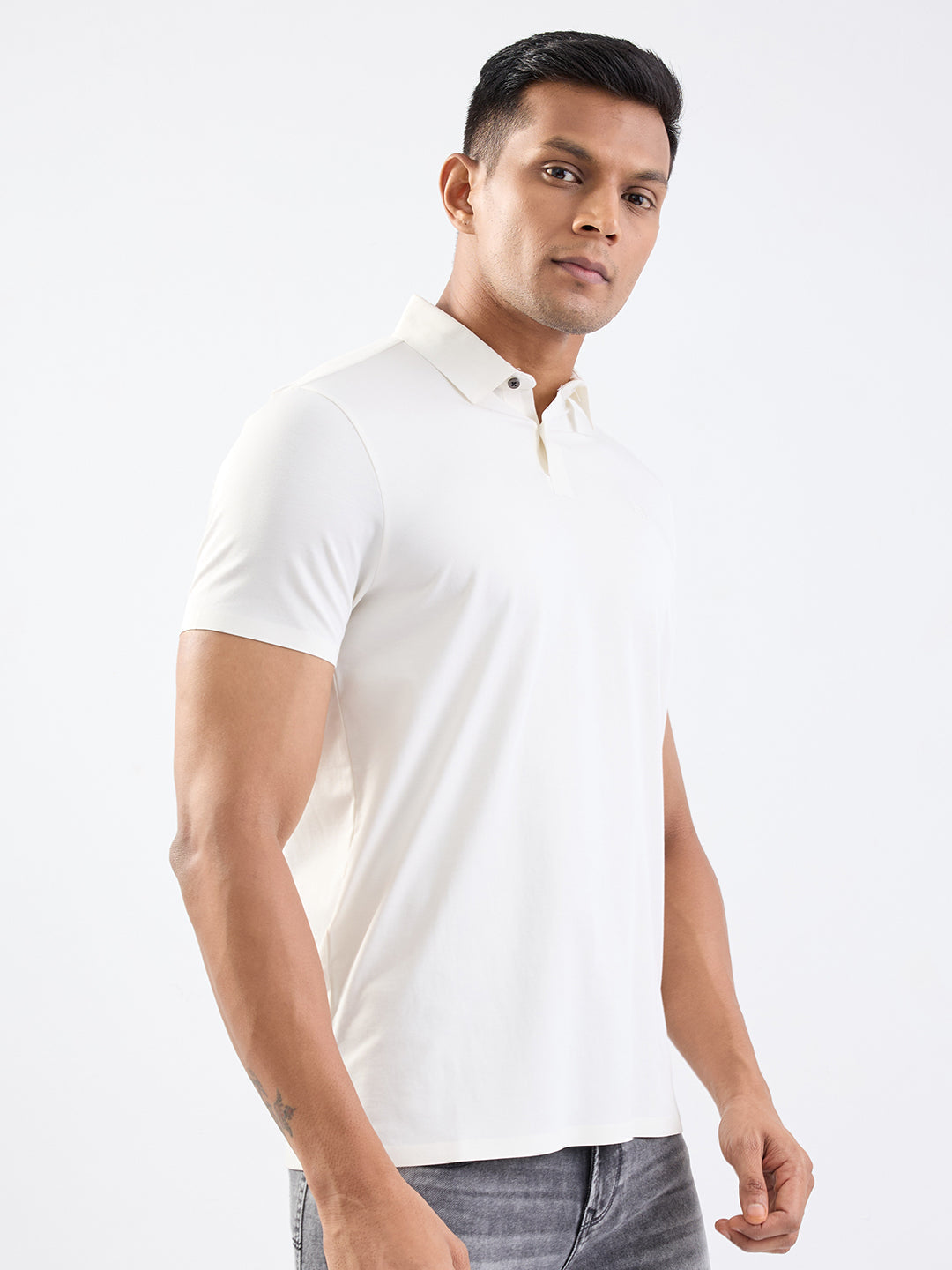 Spykar Off White Slim Fit Casual T-Shirt For Men