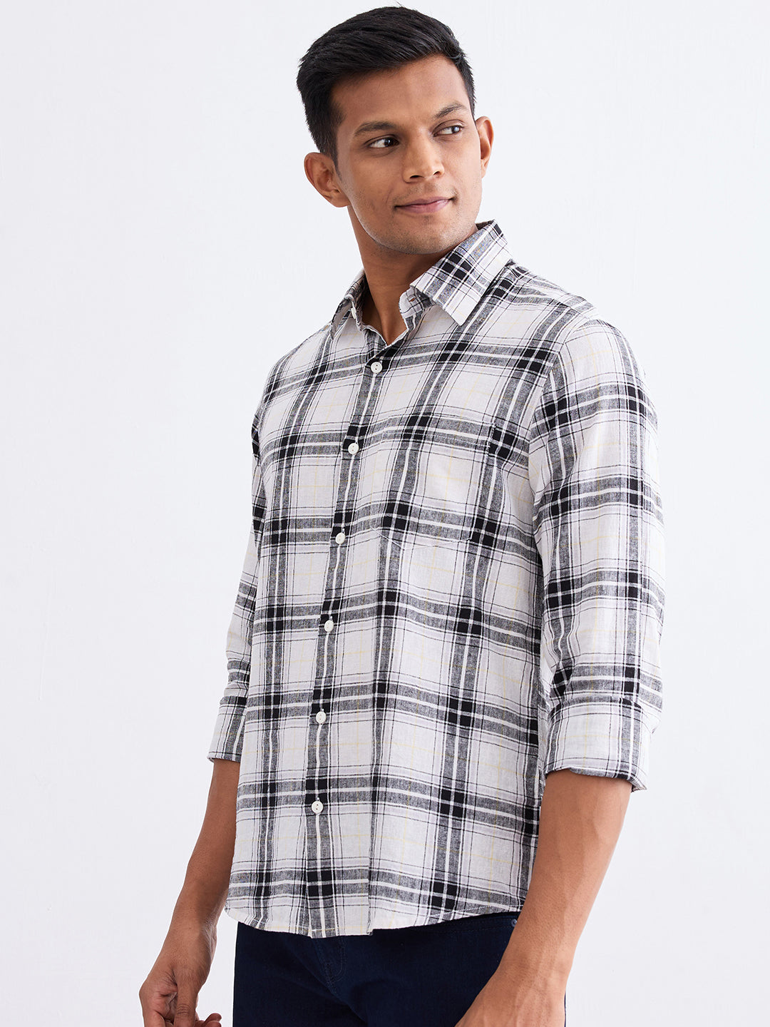 Spykar White Slim Fit Casual Shirts For Men