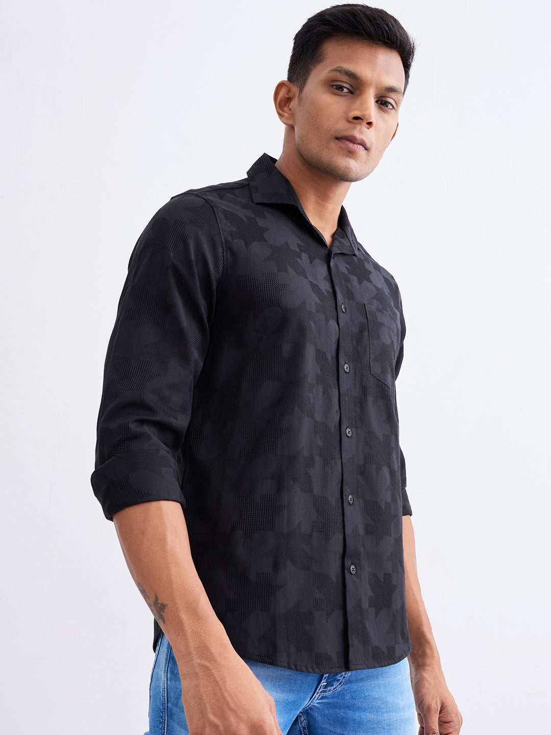 Spykar Jet Black Slim Fit Casual Shirts For Men