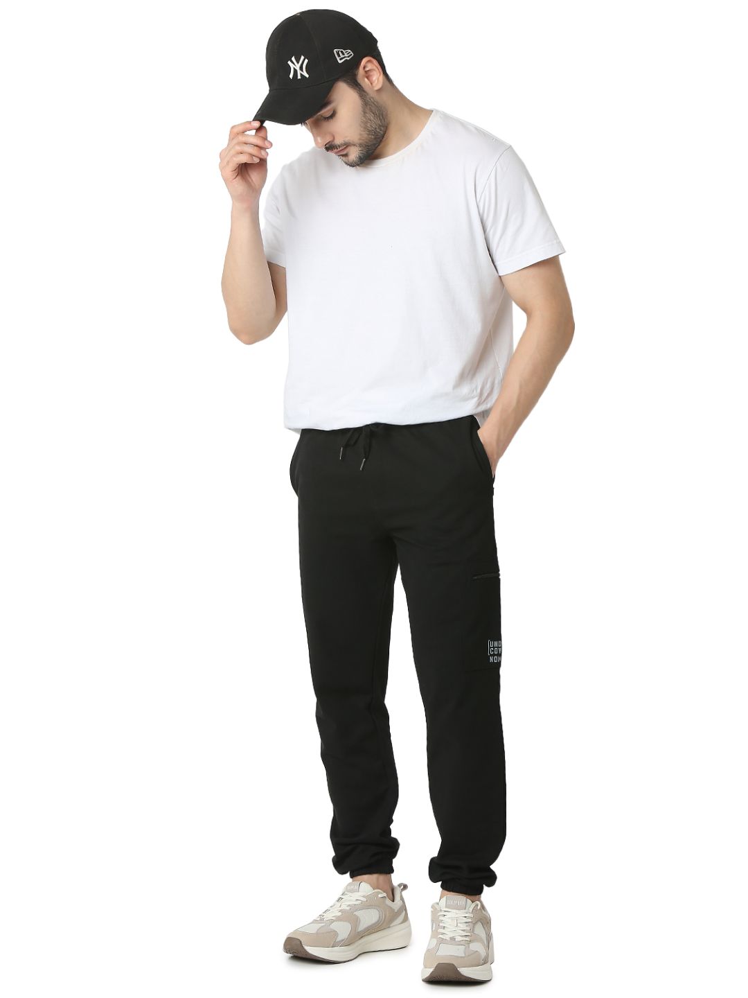 Underjeans By Spykar Men Black Cargo Pant