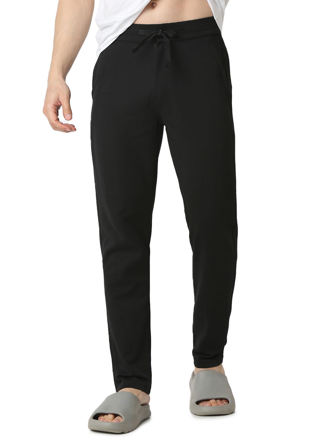 Underjeans By Spykar Men Black Cargo Pant