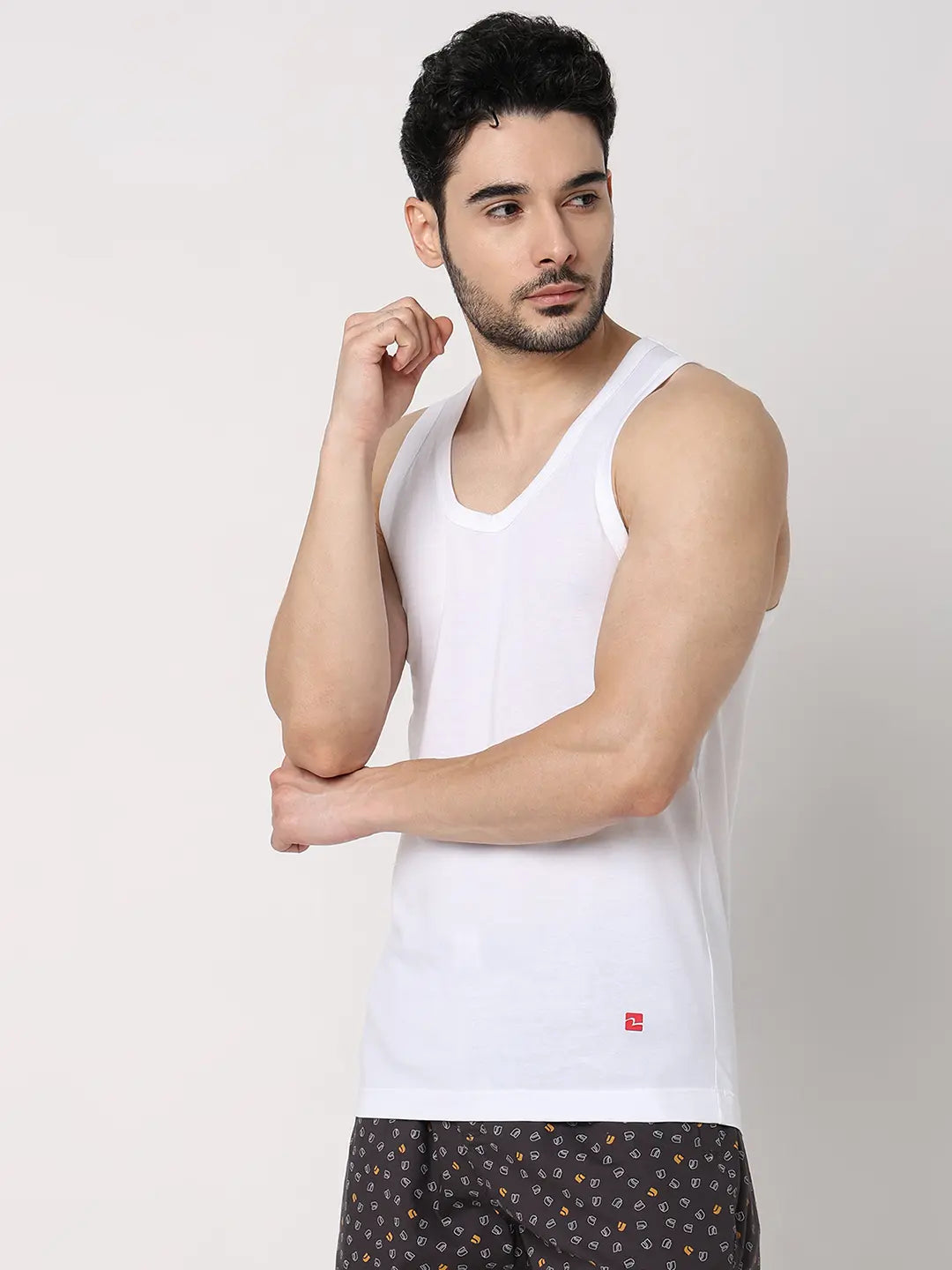 Underjeans By Spykar Men White Cotton Blend Regular Fit Vest