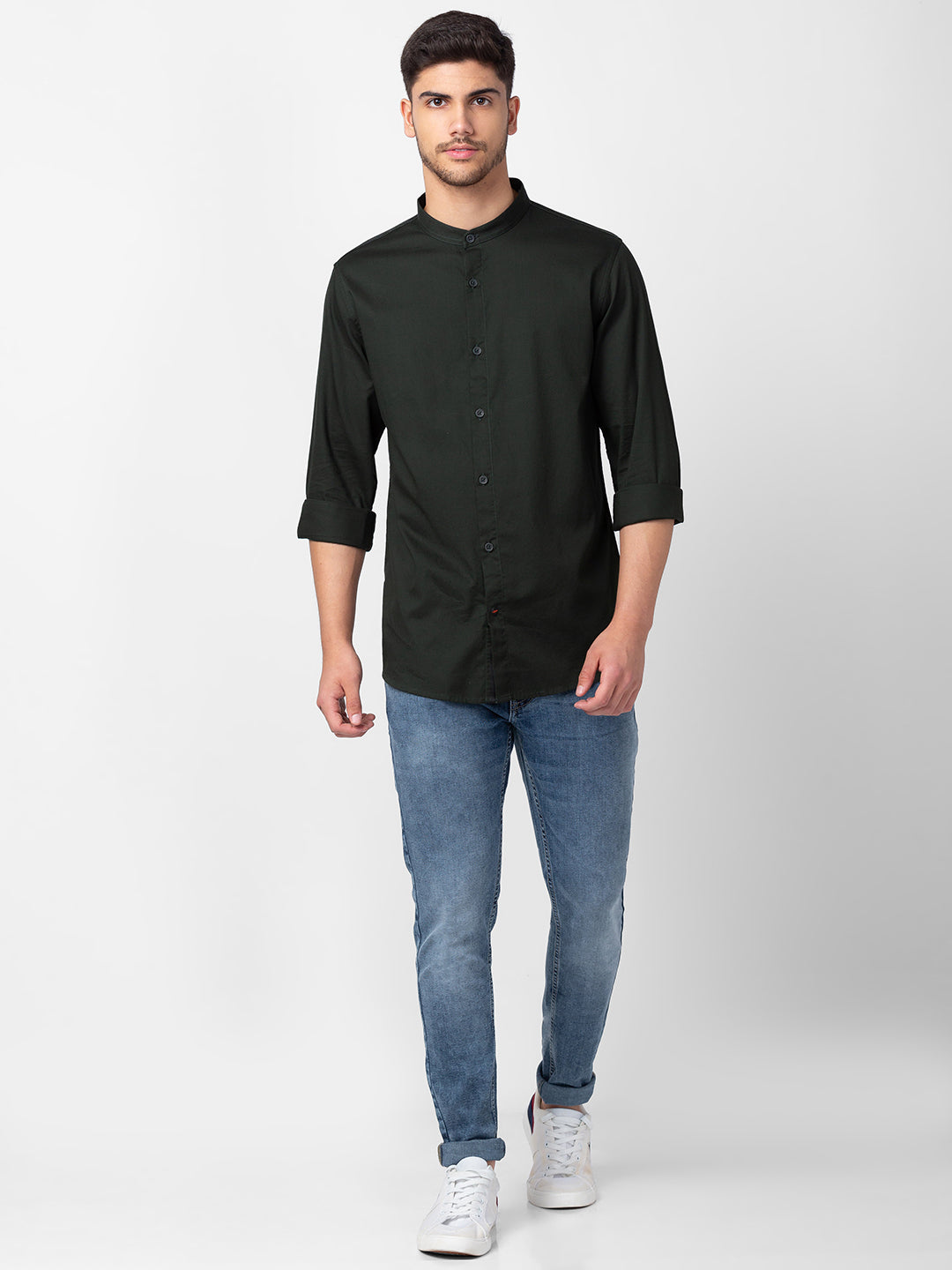 Spykar Men Bottle Green Cotton Slim Fit Plain Shirt