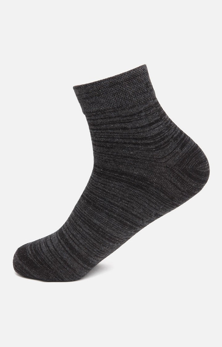 Men Black Ankle Length (Non Terry) Single Pair Of Socks- Underjeans By Spykar