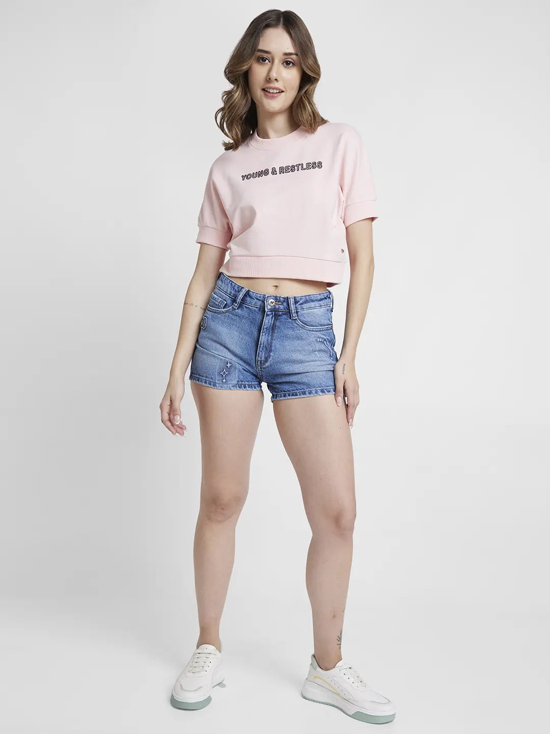 Spykar Women Baby Pink Blended Regular Fit Round Neck Plain Crop Sweatshirt