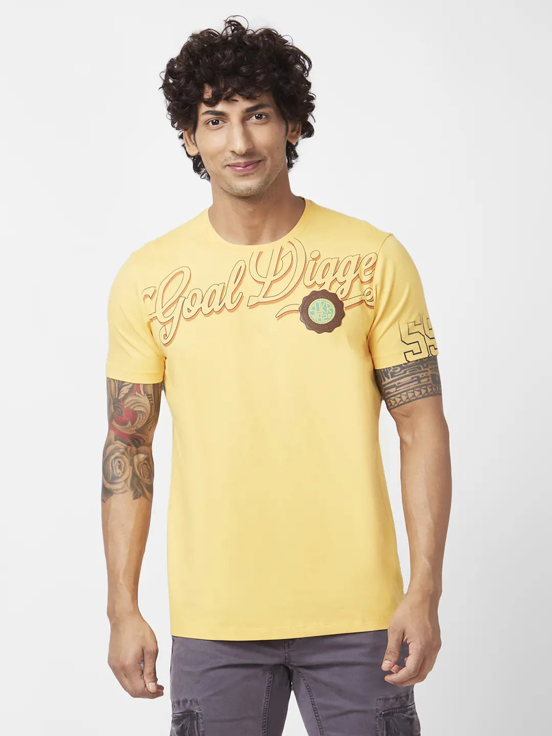 Spykar Men Amber Yellow Blended Slim Fit Half Sleeve Round Neck Printed Tshirt