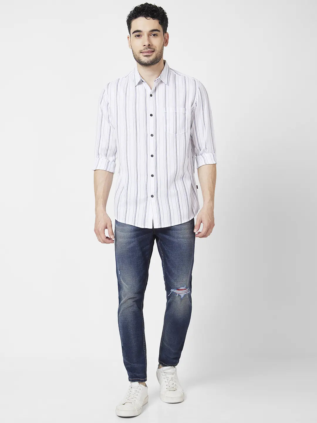 Spykar Men White Cotton Slim Fit Full Sleeve Striped Shirt