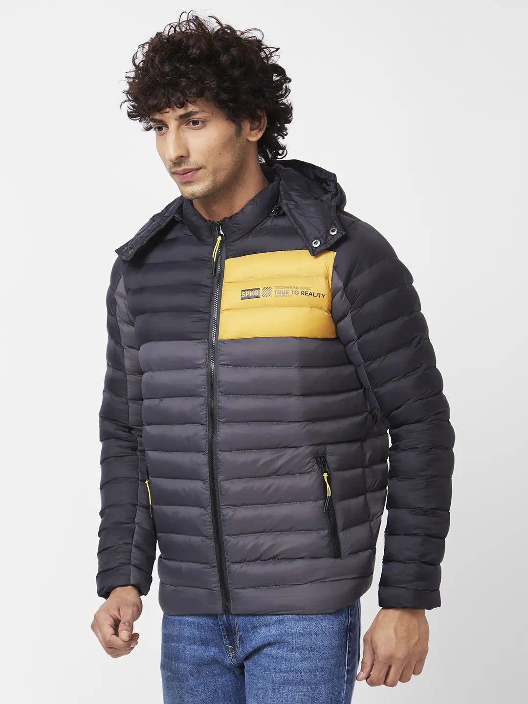 MEN'S COLOR BLOCKED PUFFER JACKET WITH EMBROIDERED SLEEVE BADGE