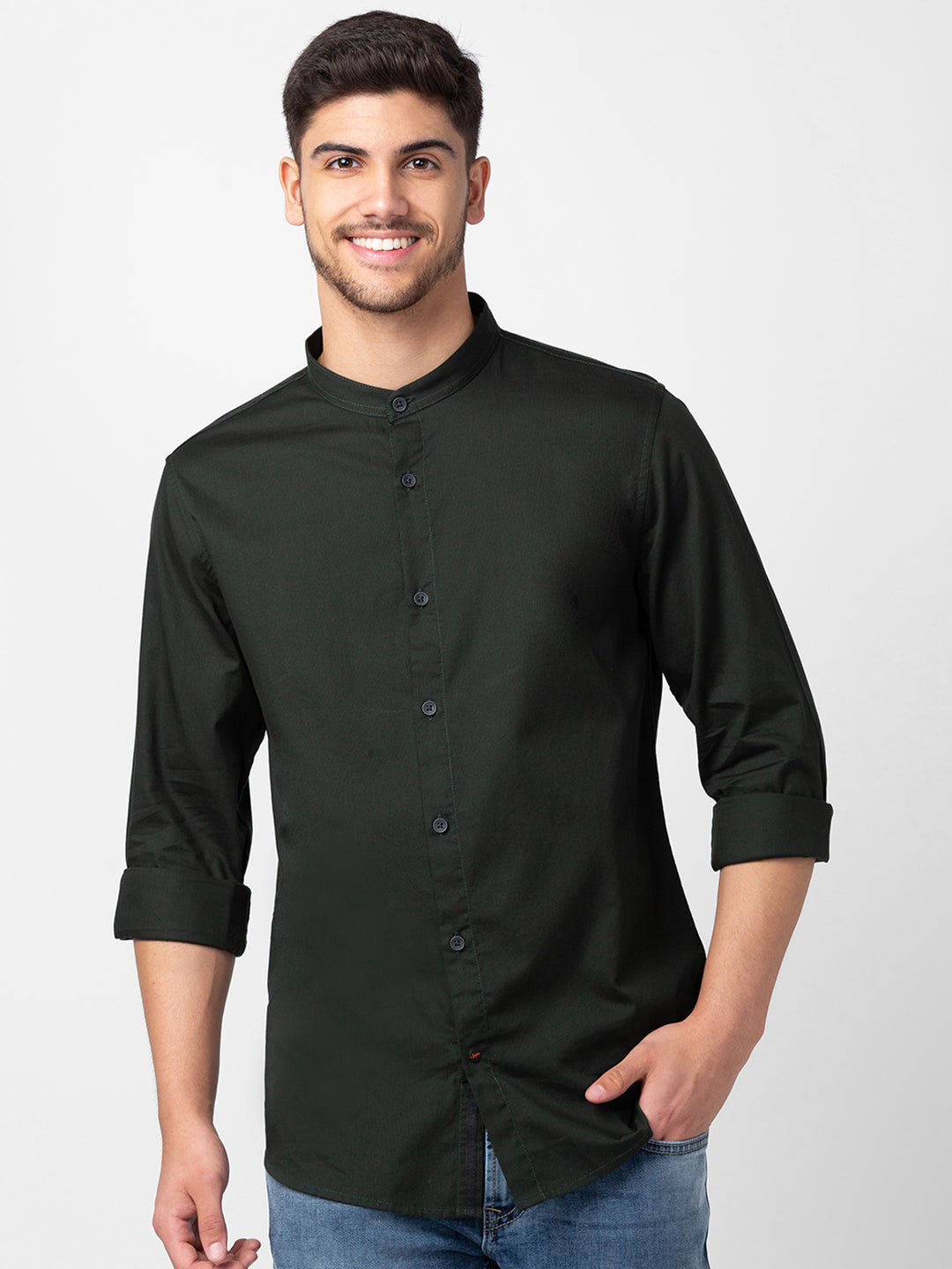Spykar Men Bottle Green Cotton Slim Fit Plain Shirt