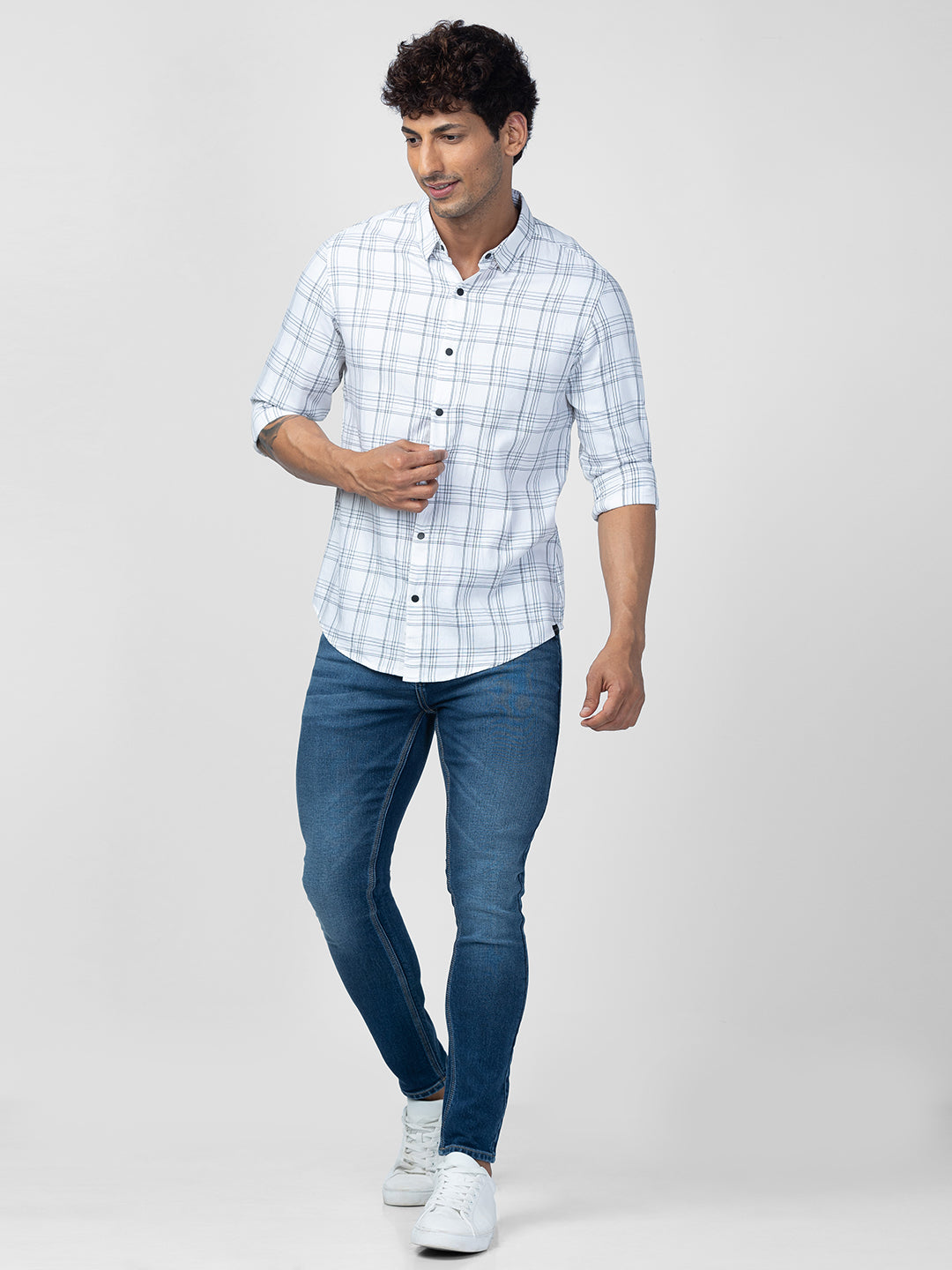 Spykar Men White Cotton Slim Fit Checkered Shirt