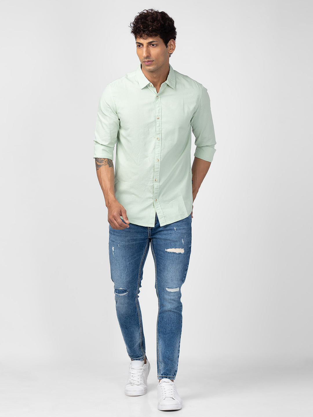 Spykar Men Pista Green Cotton Slim Fit Plain Shirt