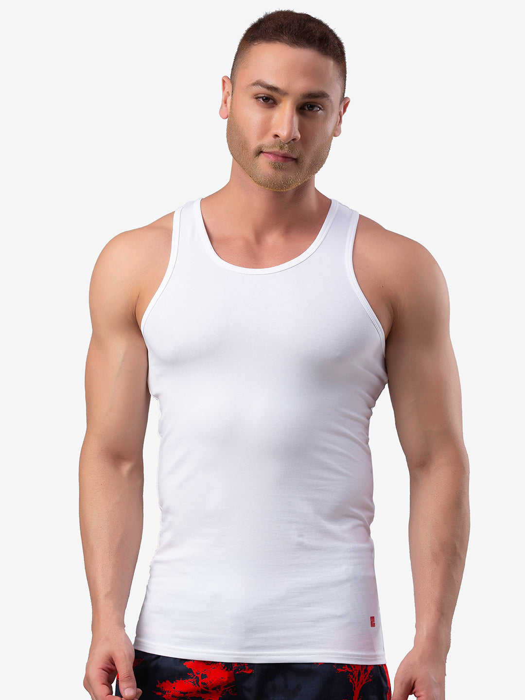 Men White Round Neck Cotton Blend Vest- Underjeans By Spykar