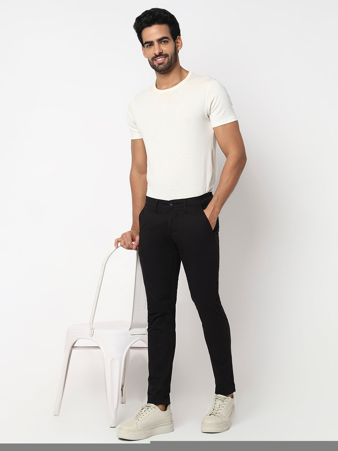 Spykar Black Mid Rise Slim Fit Casual Trouser For Men