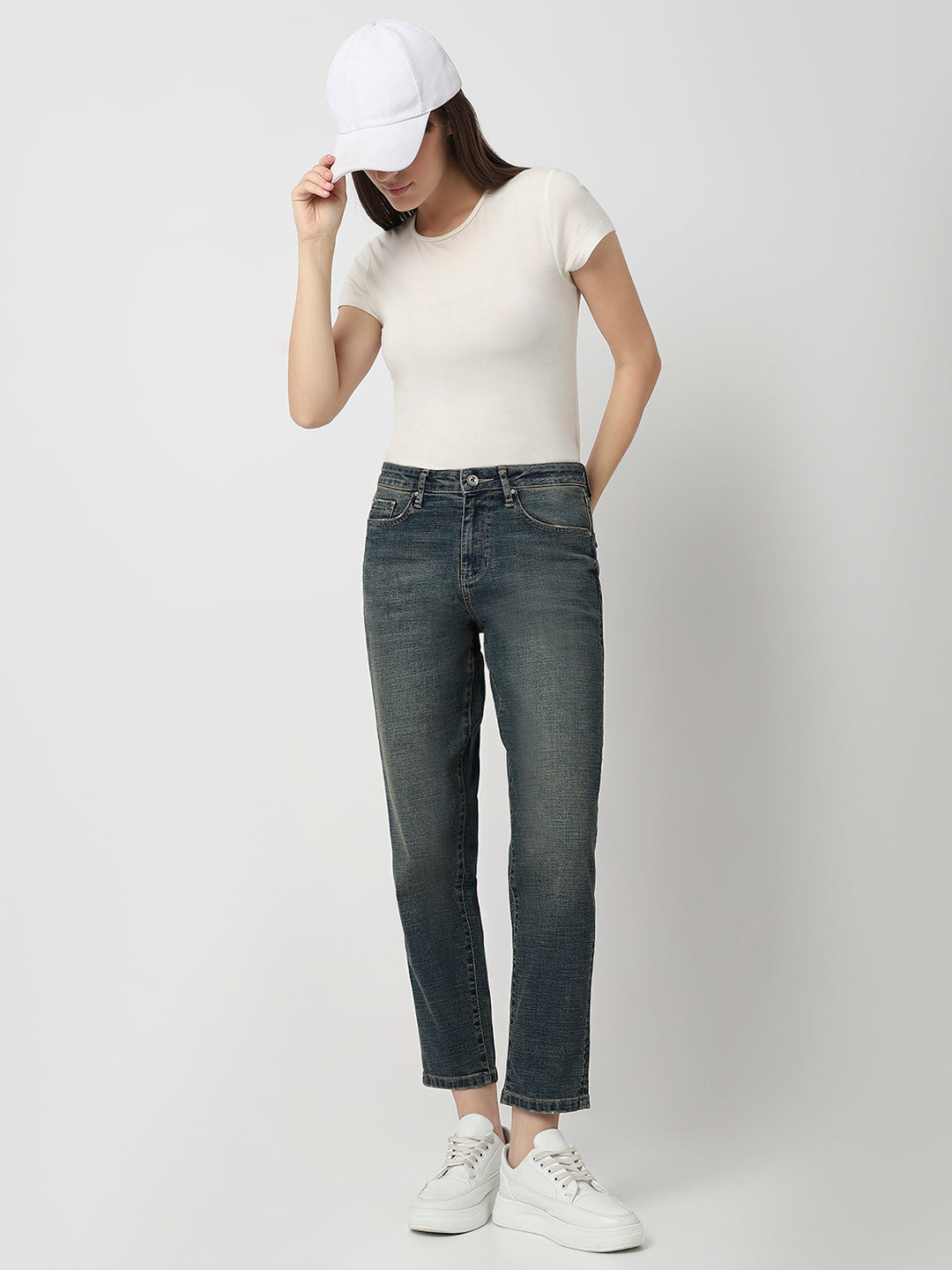 Spykar Tinted Blue Mid Rise Mom Fit Casual Jeans For Women