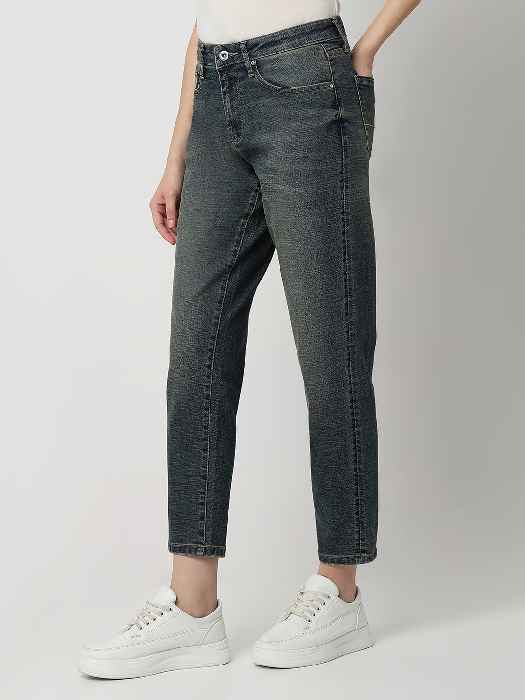 Spykar Tinted Blue Mid Rise Mom Fit Casual Jeans For Women