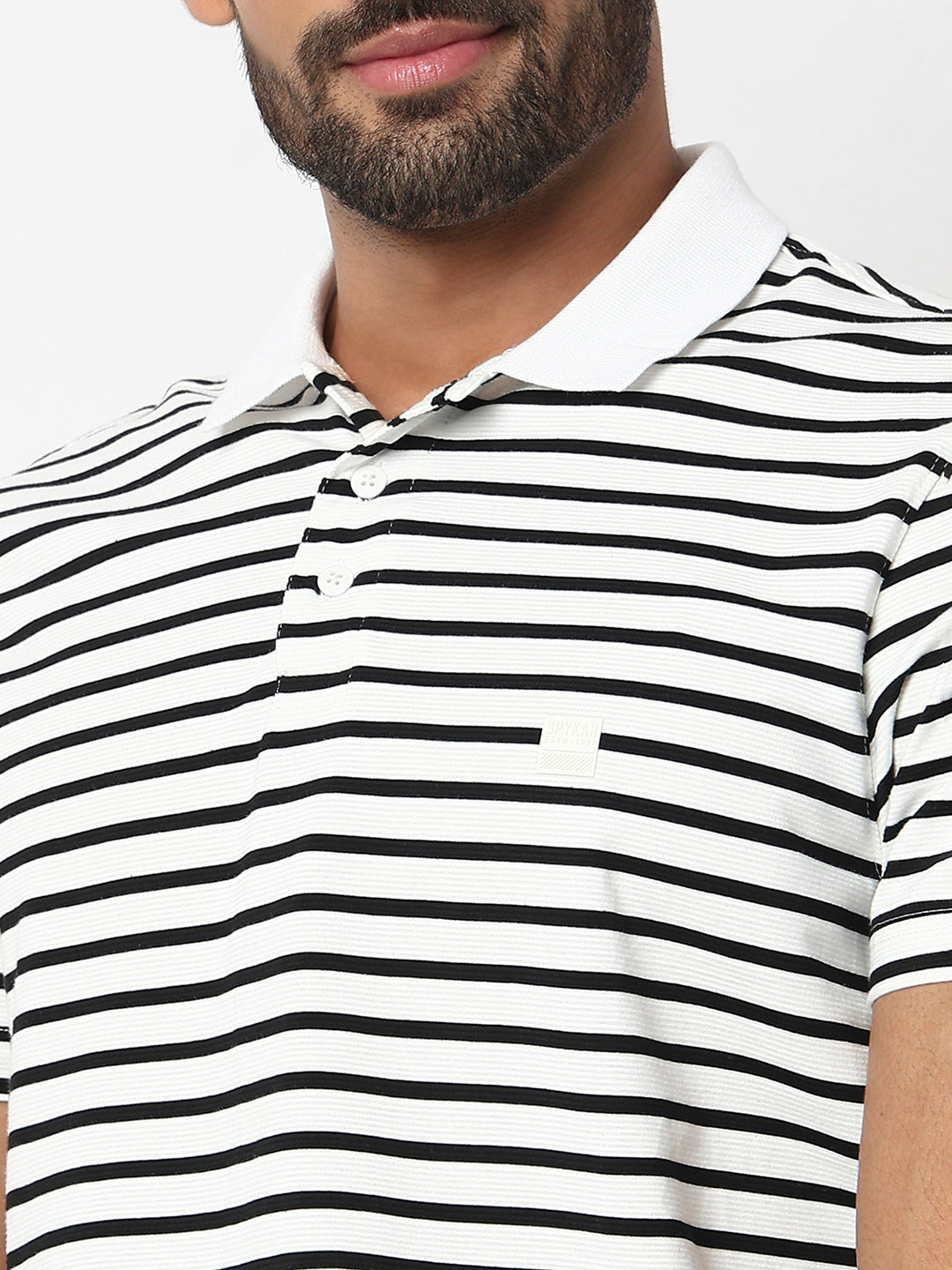 Spykar White Slim Fit Casual T-Shirts For Men