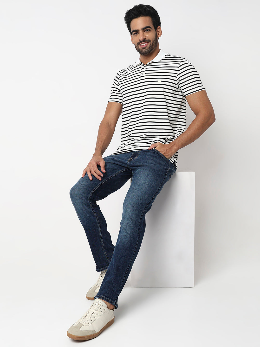 Spykar White Slim Fit Casual T-Shirts For Men