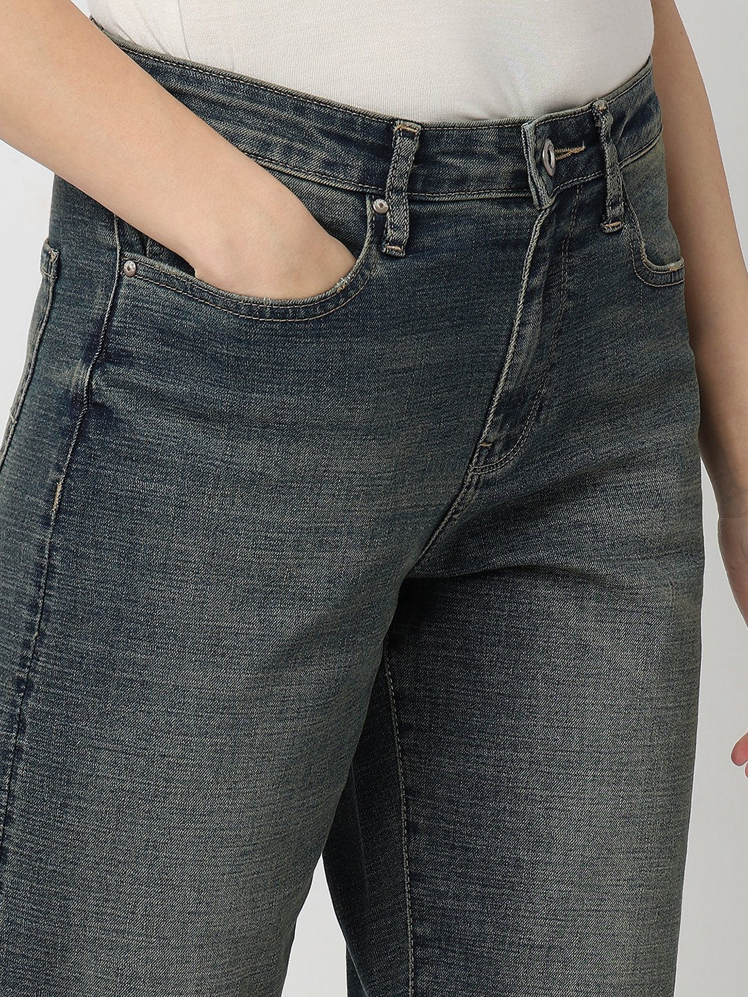 Spykar Tinted Blue Mid Rise Mom Fit Casual Jeans For Women