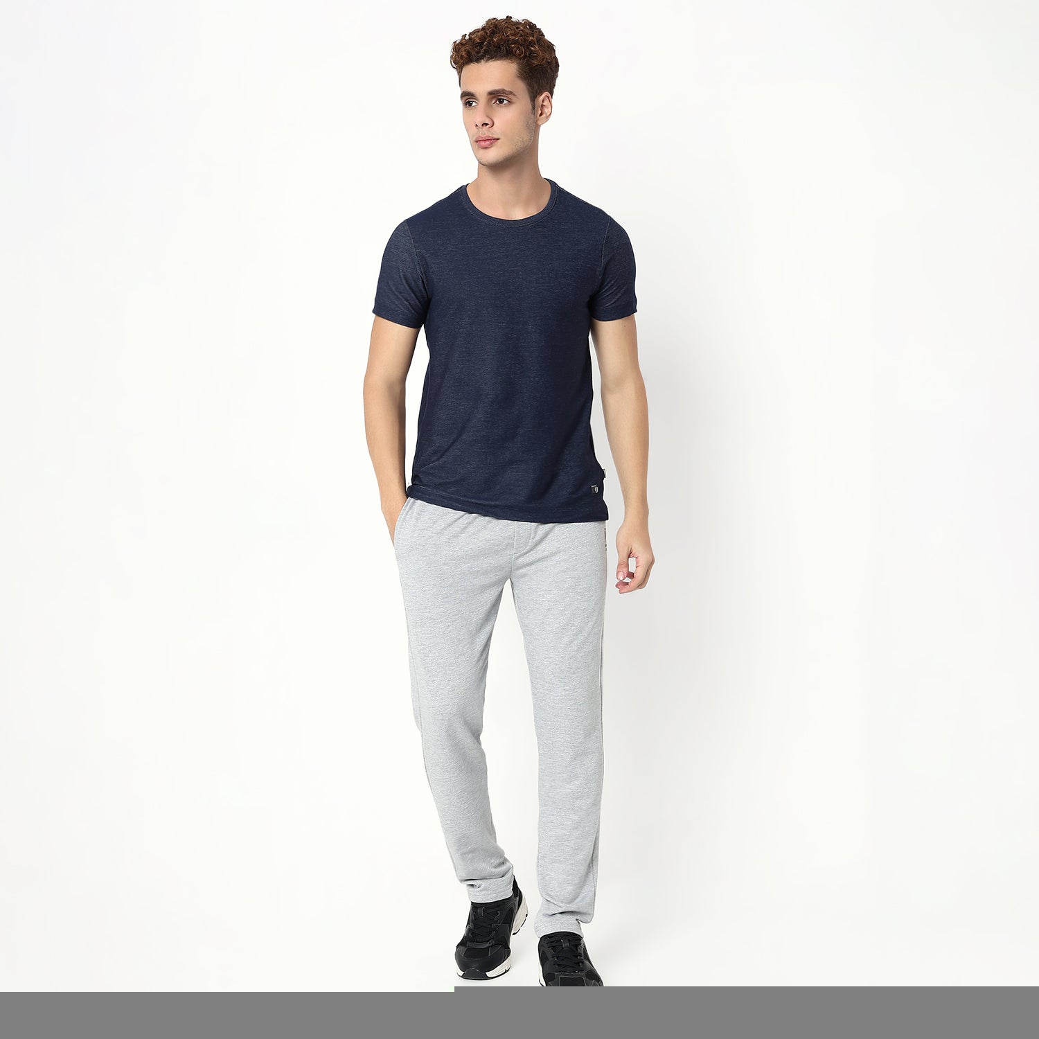 UnderJeans by Spykar Men Basic Dark Denim Blue Slim Fit T-Shirts