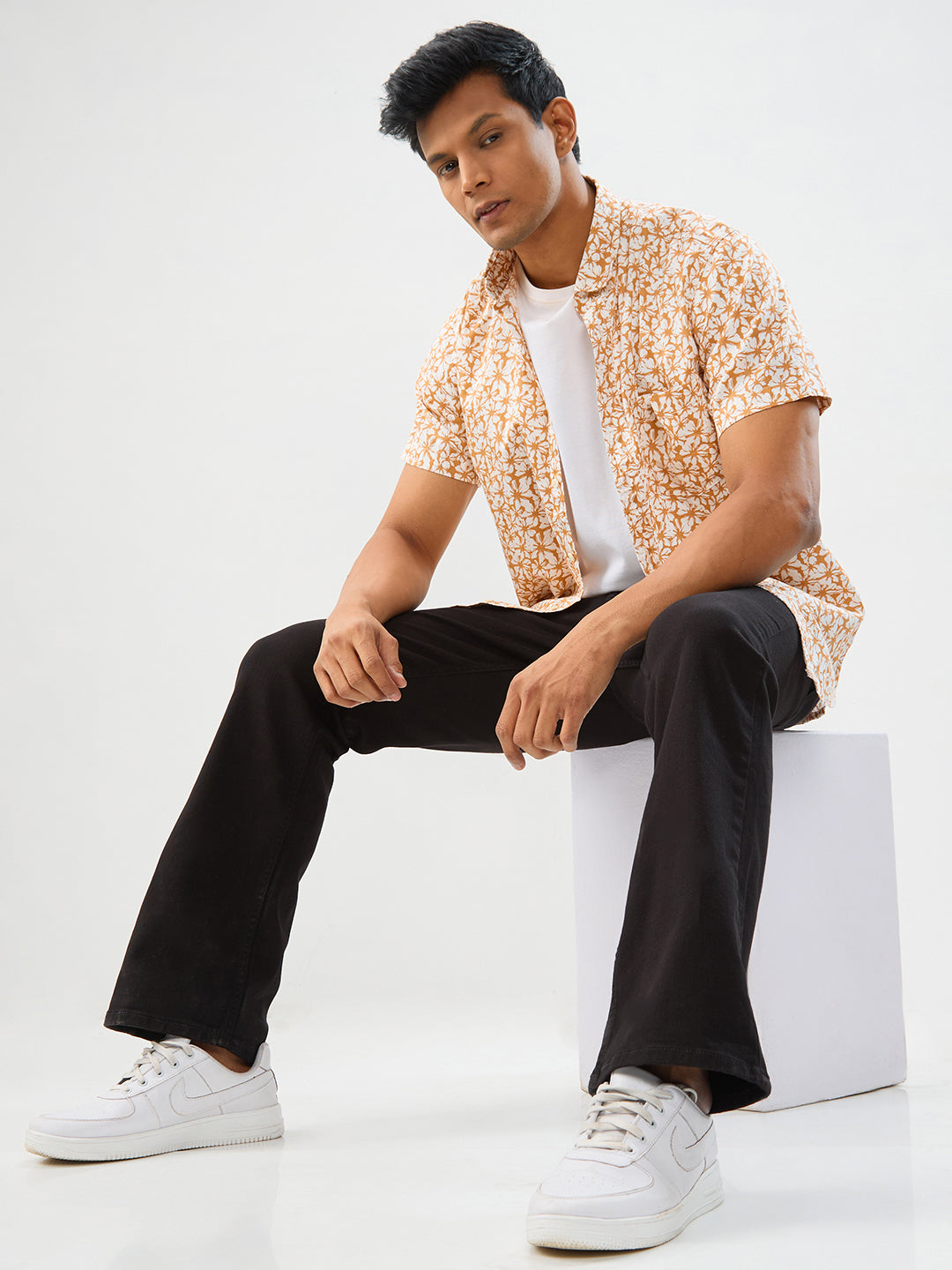 Spykar Black Regular Fit Boot Cut Mid Rise Jeans For Men