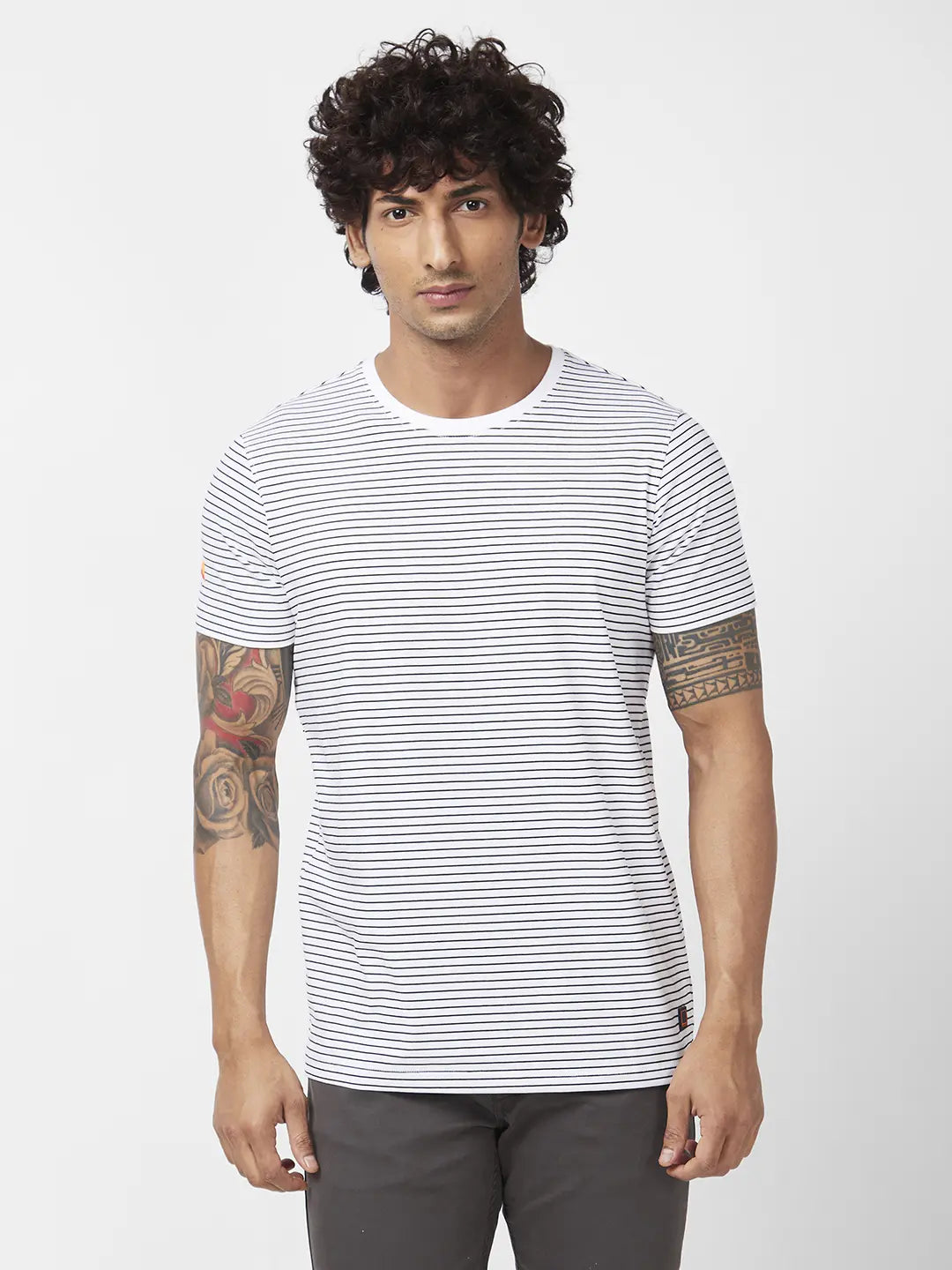 Spykar Men White Blended Slim Fit Half Sleeve Round Neck Striped Tshirt