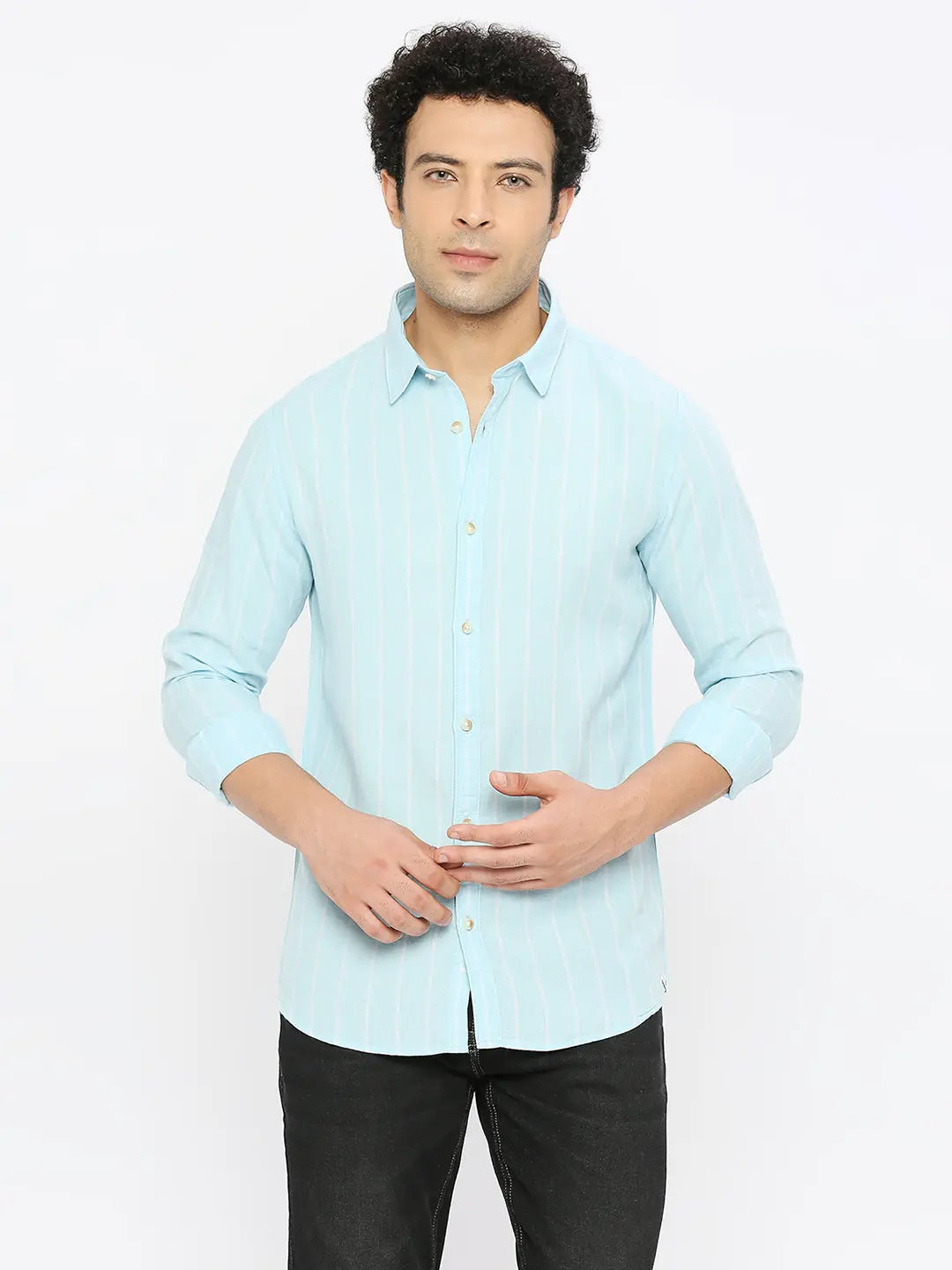 Spykar Men Sky Blue Cotton Linen Slim Fit Full Sleeve Striped Shirt