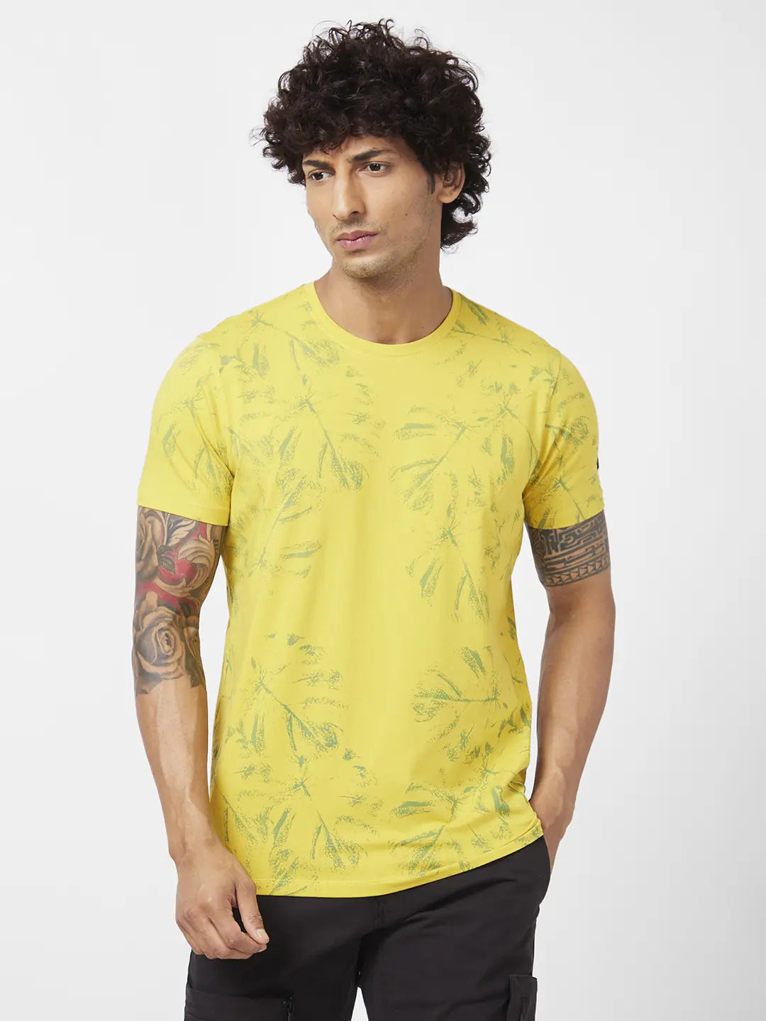 Spykar Men Sulphur Yellow Blended Slim Fit Half Sleeve Round Neck Floral Print Tshirt