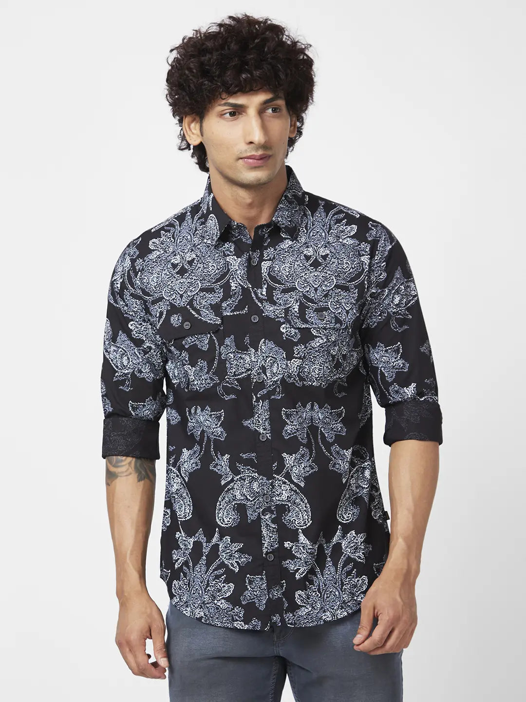 Spykar Men Black Poplin Regular Slim Fit Full Sleeve Casual Floral Print Shirt