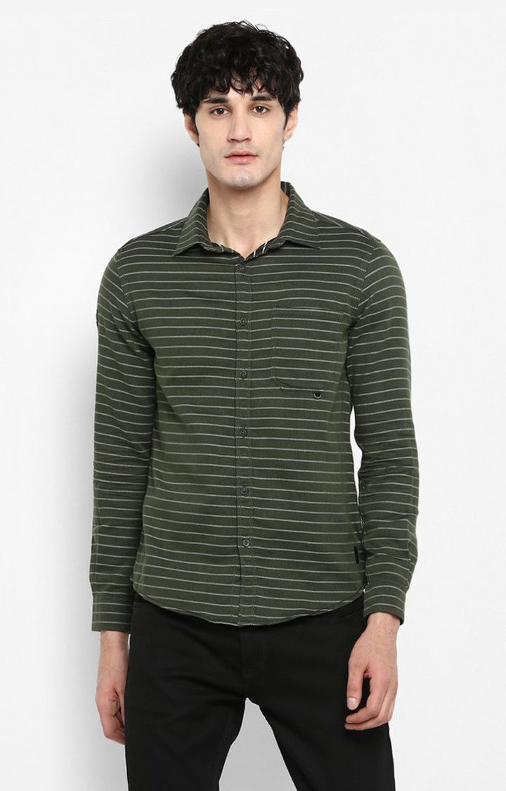 Spykar Men'S Green Cotton Striped Casual Shirts