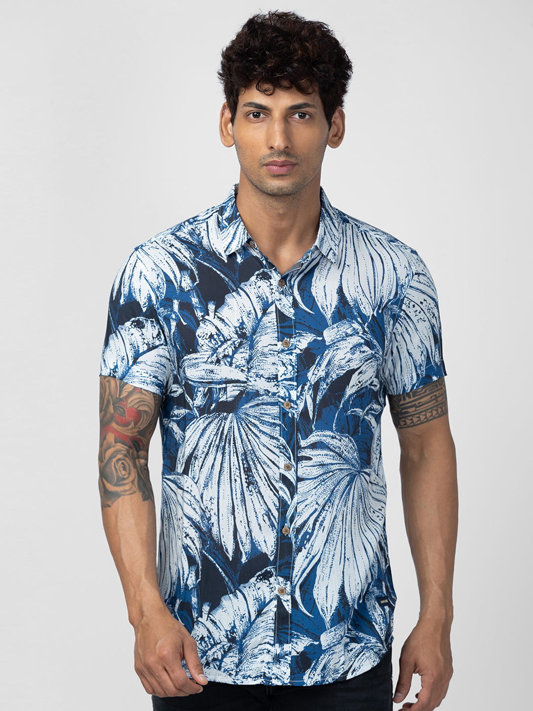 Spykar Men Navy Blue Cotton Slim Fit Floral Shirt