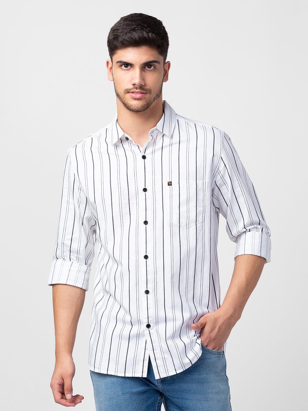 Spykar Men White Cotton Slim Fit Striped Shirt