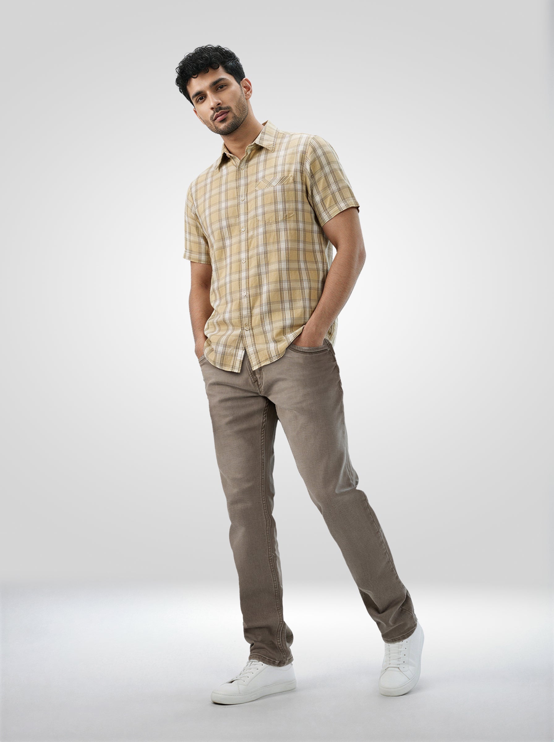 Men Rover Jeans Regular Fit Brown Mid Rise