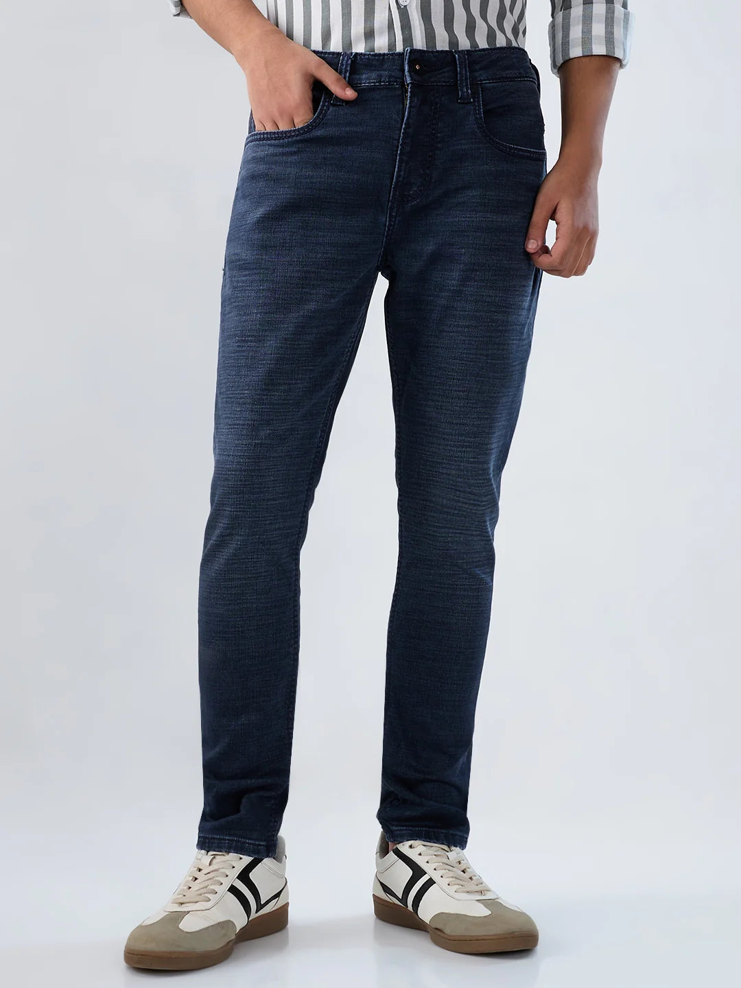 Men Dark Blue Solid Slim Fit Mid Rise Jeans