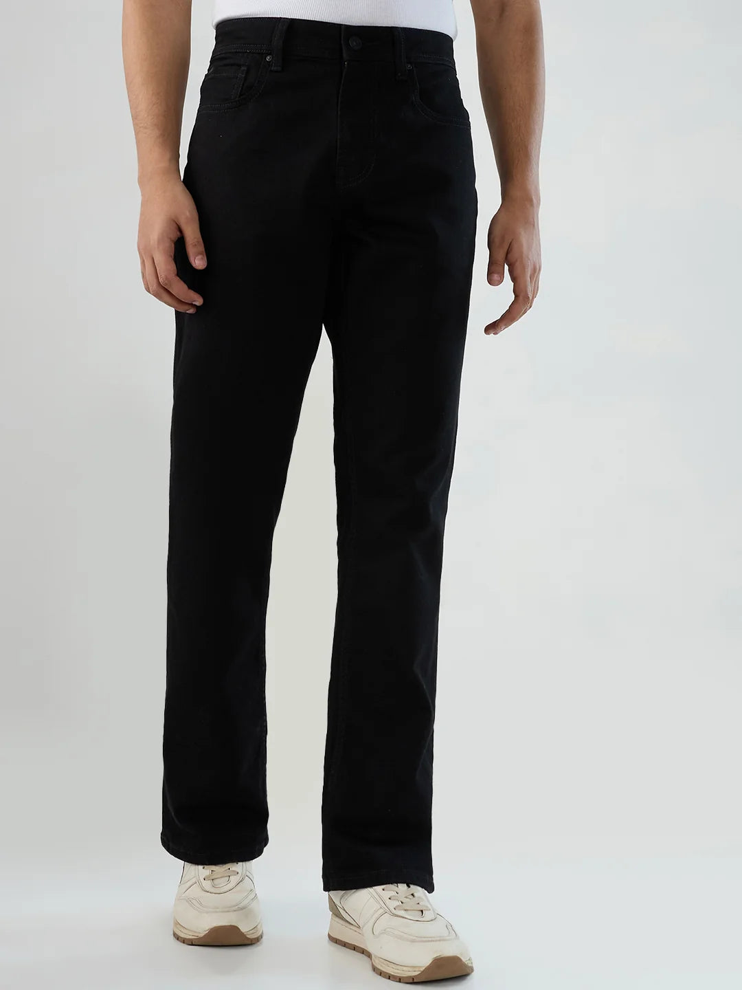 Men Black Solid Regular Fit Mid Rise Jeans