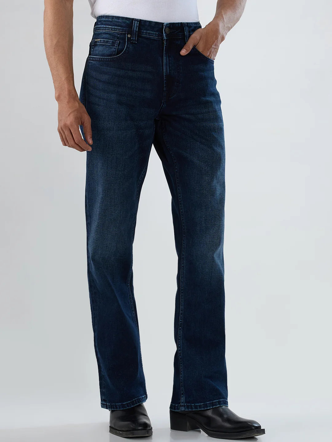 Men Dark Blue Solid Regular Fit Mid Rise Jeans