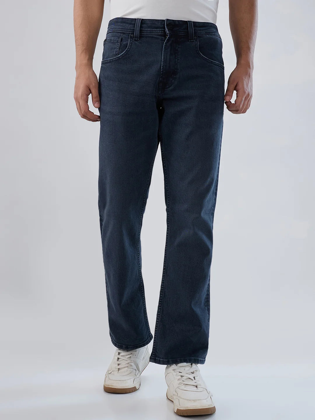 Men Dark Grey Solid Comfort Fit Mid Rise Jeans