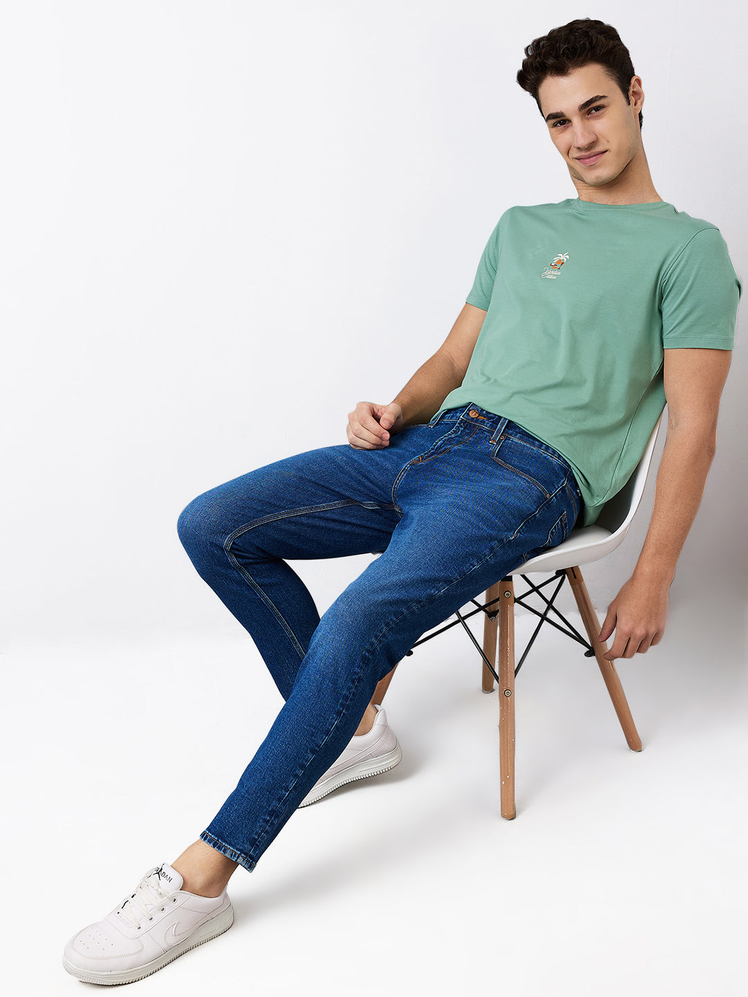 Spykar Slim Fit Mid Rise Cotton Jeans For Men