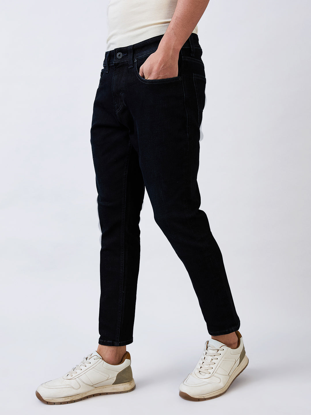 Spykar Slim Fit Mid Rise Cotton Jeans For Men