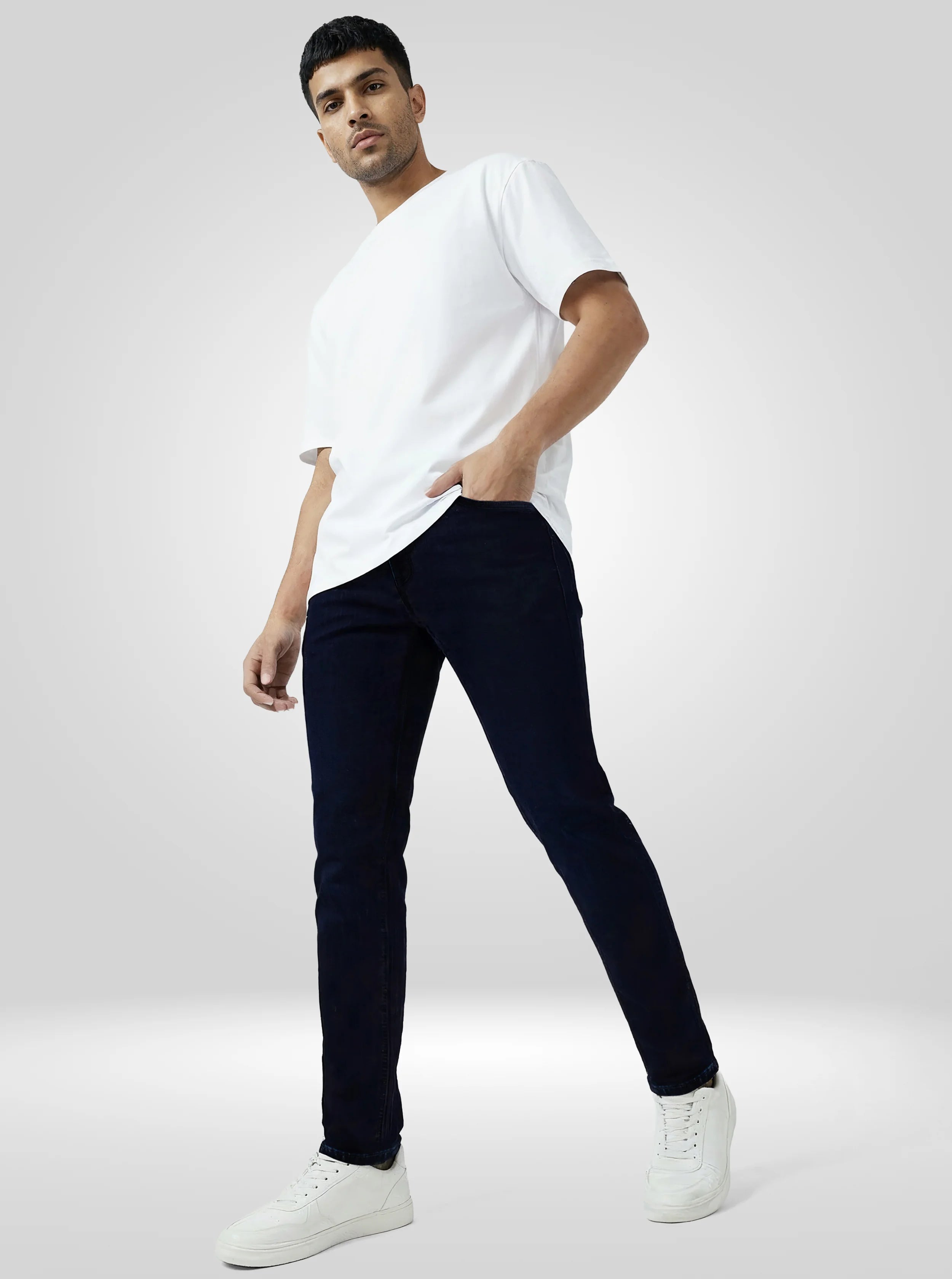 Men Dark Blue Solid Slim Fit Mid Rise Jeans