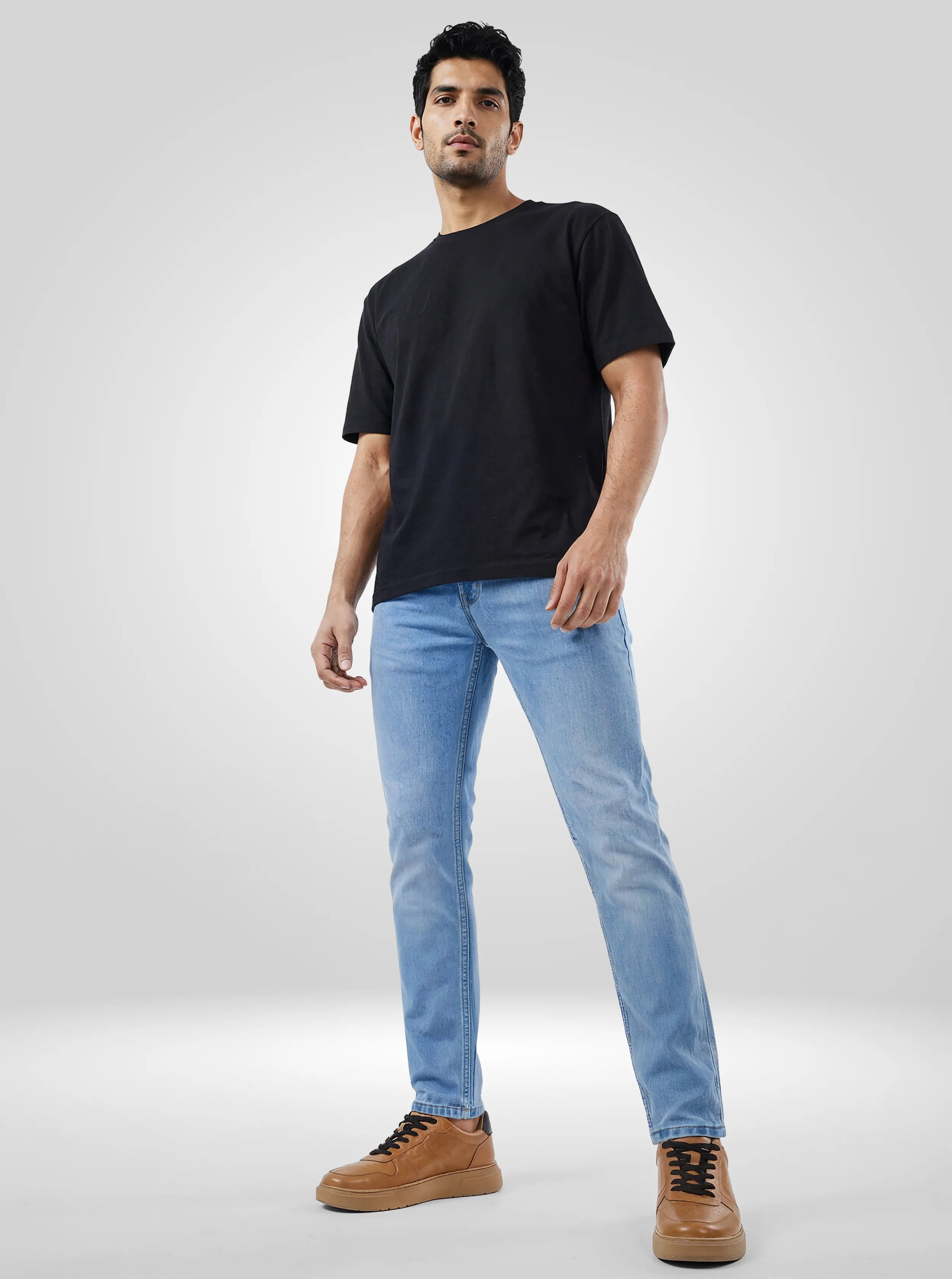 Men Light Blue Solid Slim Fit Mid Rise Jeans