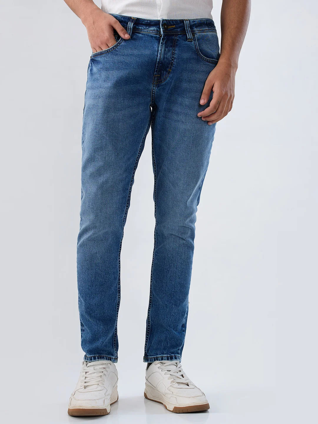 Men Mid Blue Solid Slim Fit Mid Rise Jeans