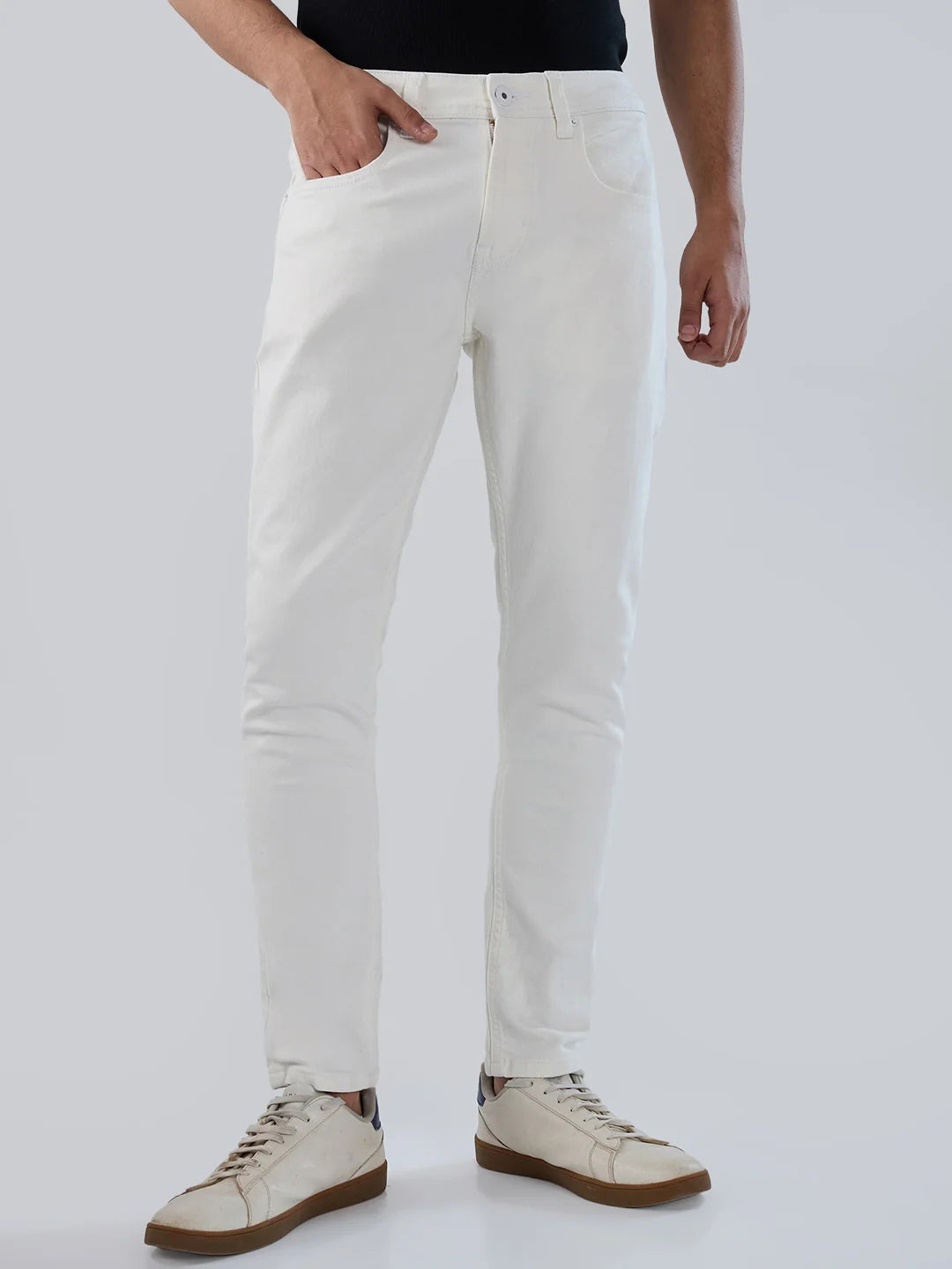 Men White Solid Slim Fit Mid Rise Jeans