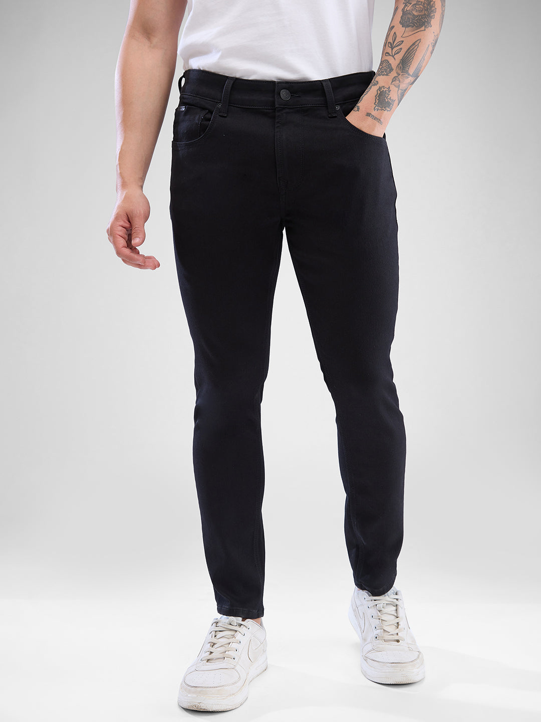 Spykar Raw Black Slim Fit Jeans For Men