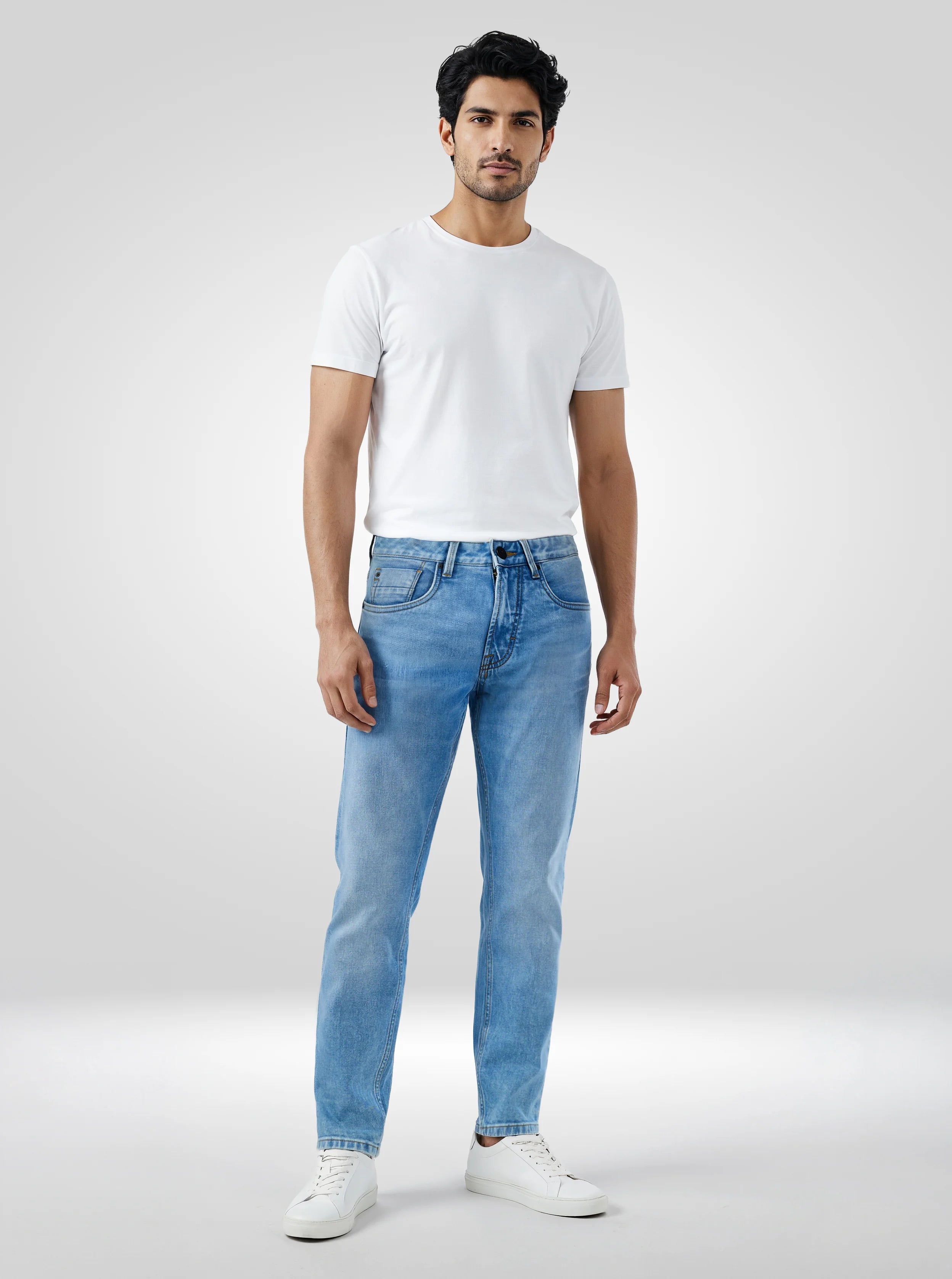 Men Light Blue Solid Slim Fit Mid Rise Jeans
