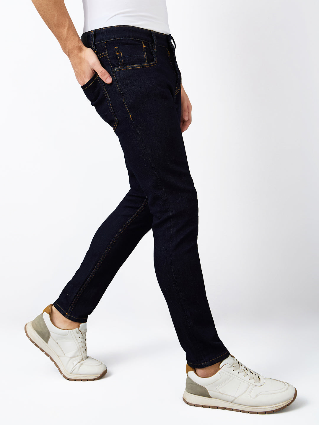 Spykar Slim Fit Mid Rise Cotton Jeans For Men