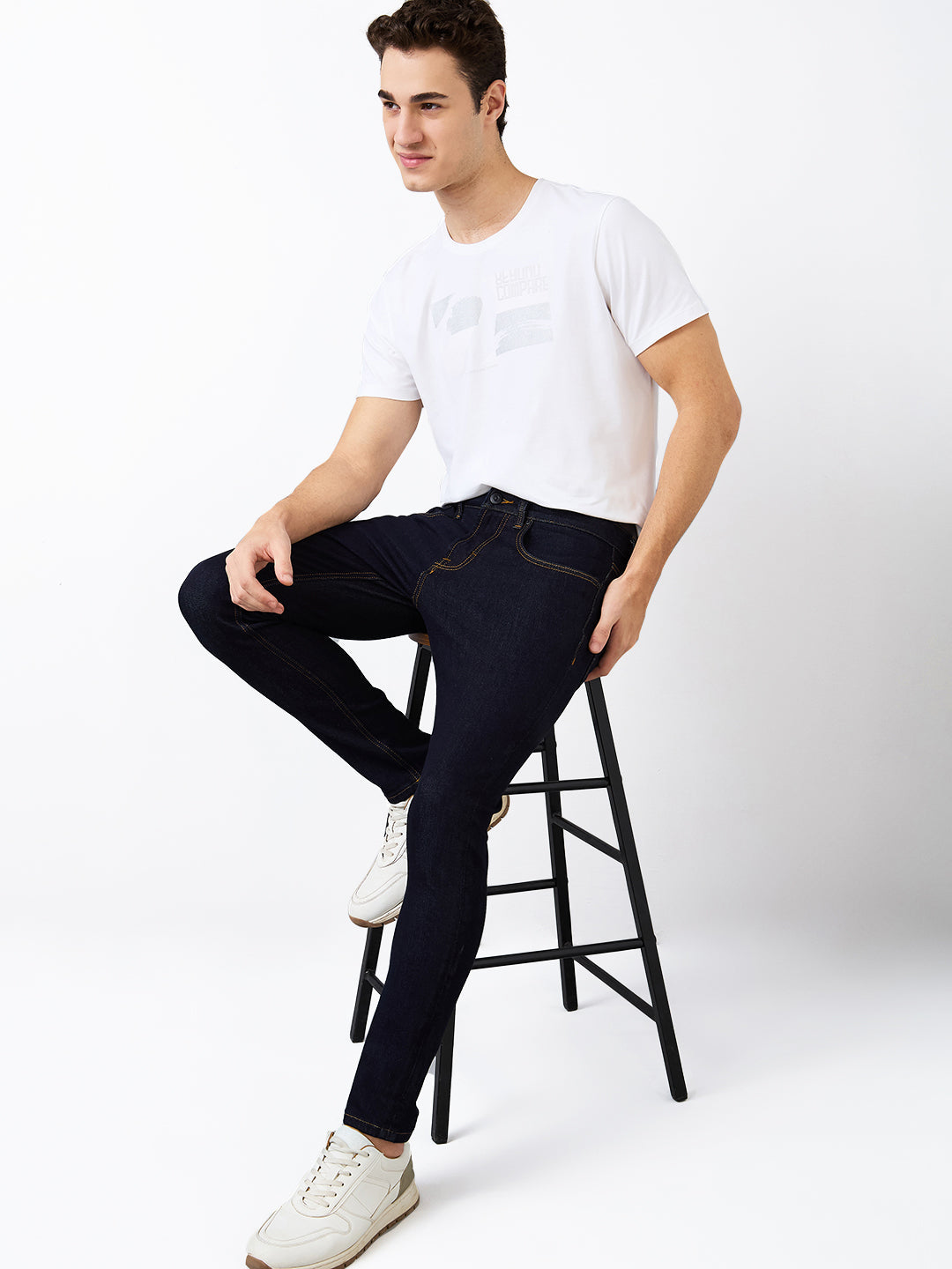 Spykar Slim Fit Mid Rise Cotton Jeans For Men