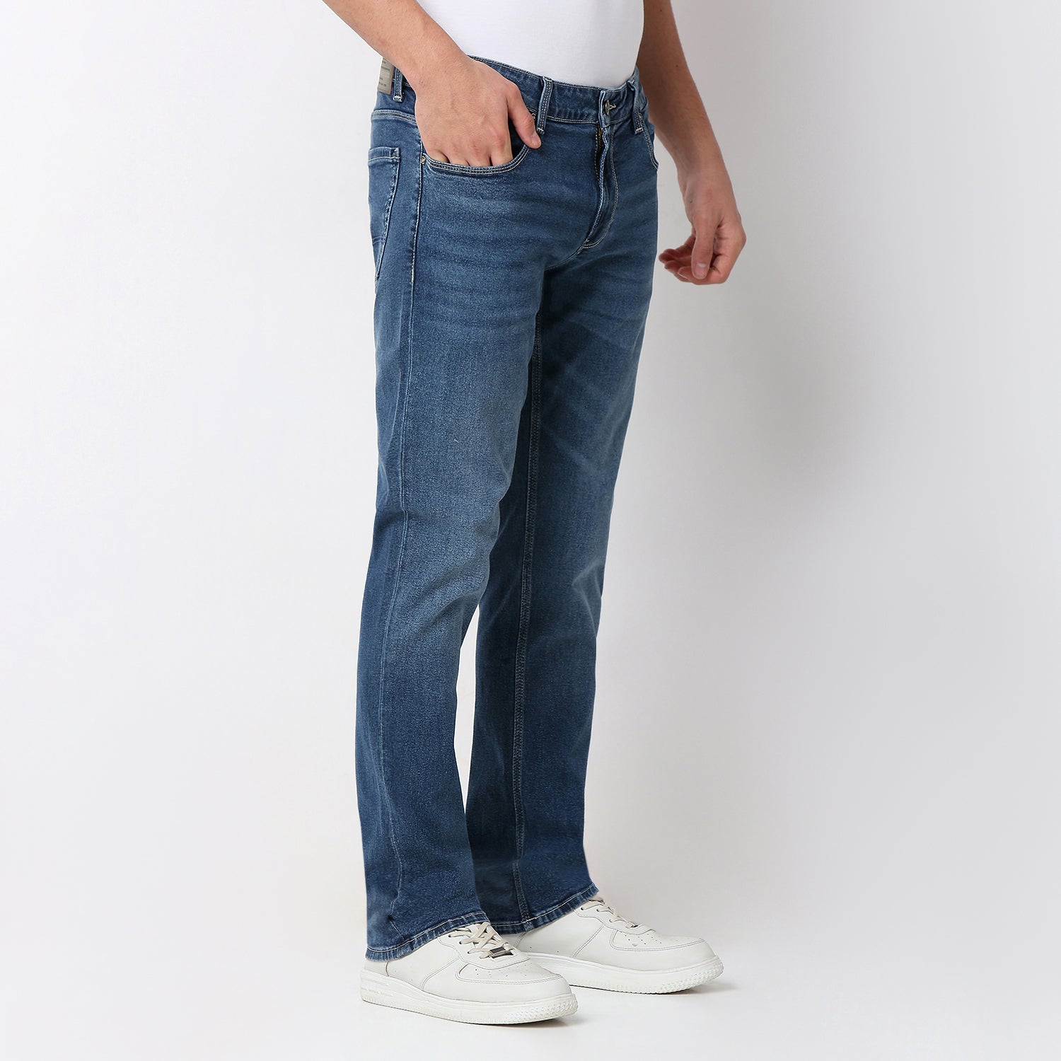 Spykar Cotton Slim Fit Low-Rise Light Fade Stretchable Jeans For Men