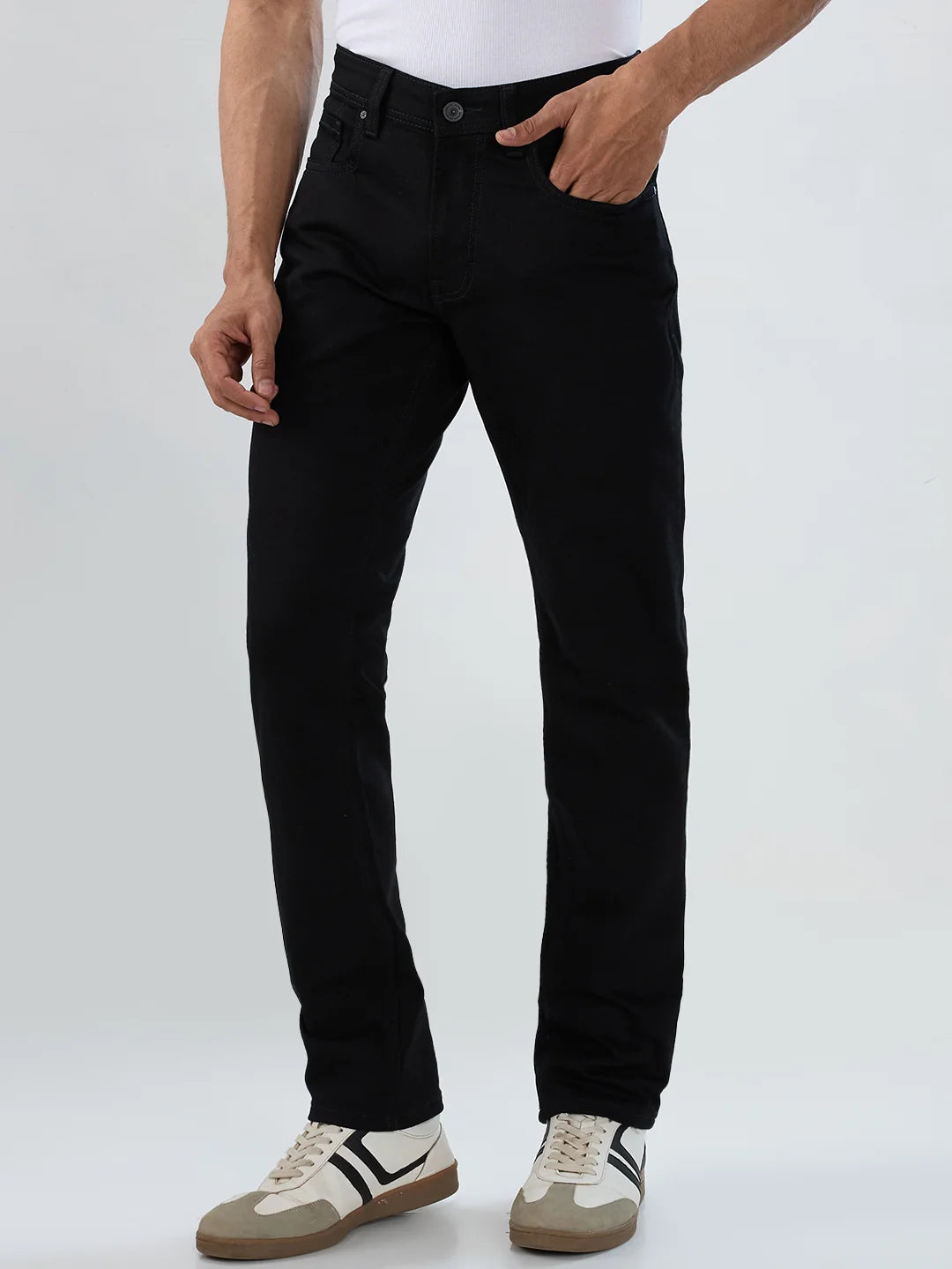 Men Black Solid Regular Fit Mid Rise Jeans